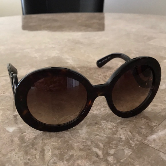 Prada Accessories - ⭐️SALE⭐️ Prada Baroque Sunglasses